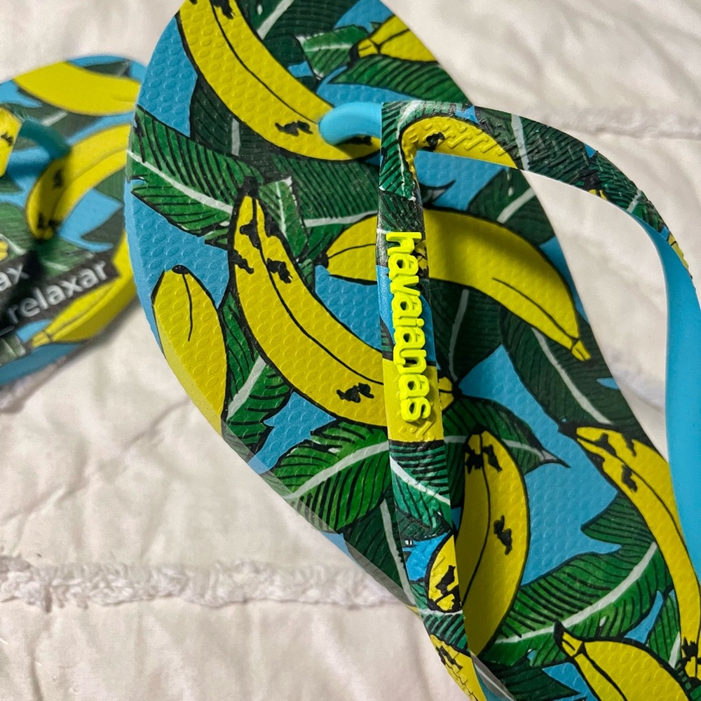 Havaianas Tropical Banana Print Sandals
